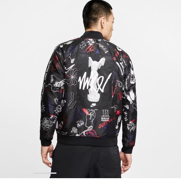 Nike jacket 🖤 - Picture 1 of 7